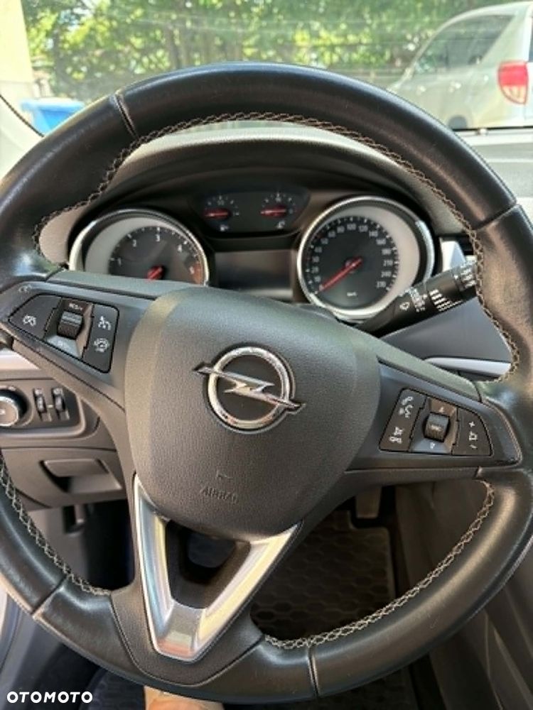Opel Astra 1.6 CDTI S&S - 9