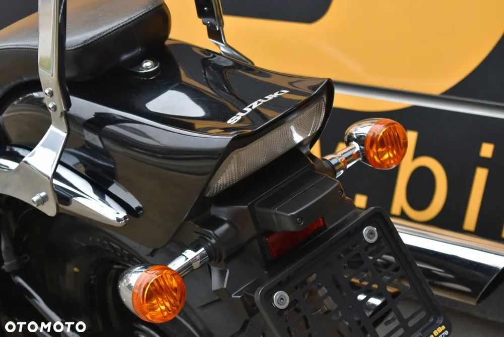 Suzuki Intruder - 16