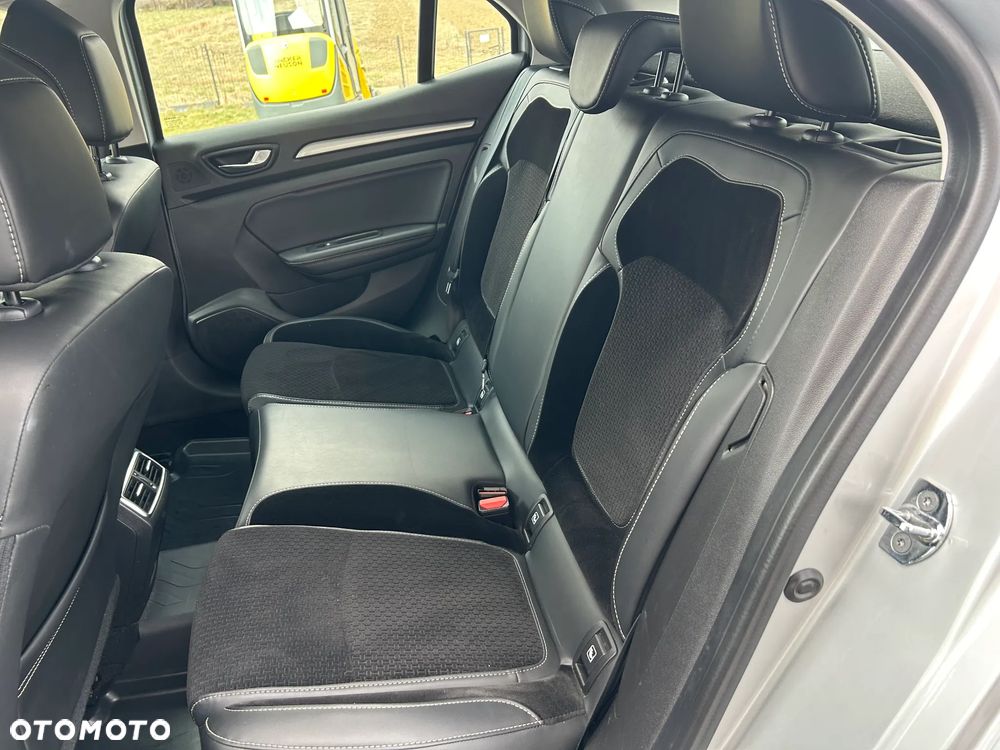 Renault Megane 1.5 Blue dCi Intens - 29