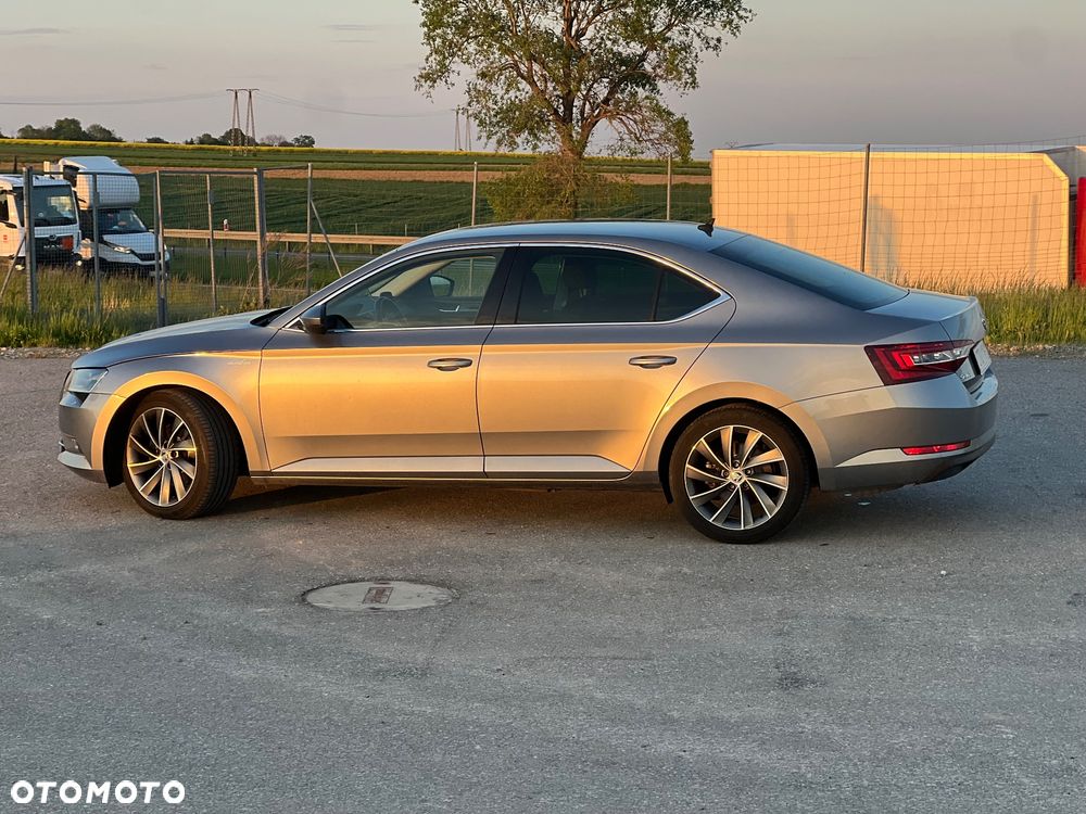 Skoda Superb 2.0 TDI SCR 4x4 L&K DSG - 2