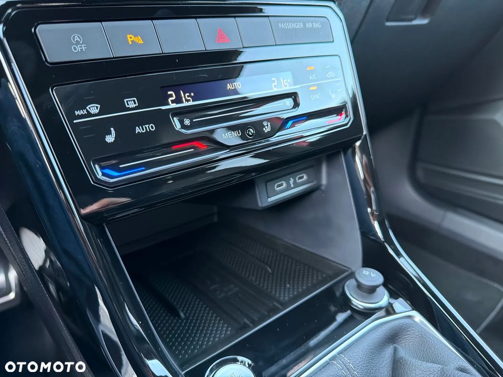 Volkswagen T-Cross 1.0 TSI R-Line Plus DSG - 37