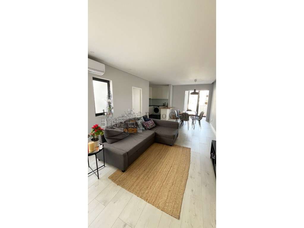 EXCELENTE APARTAMENTO T2+1 NA TRINDADE - Grande imagem: 3/22