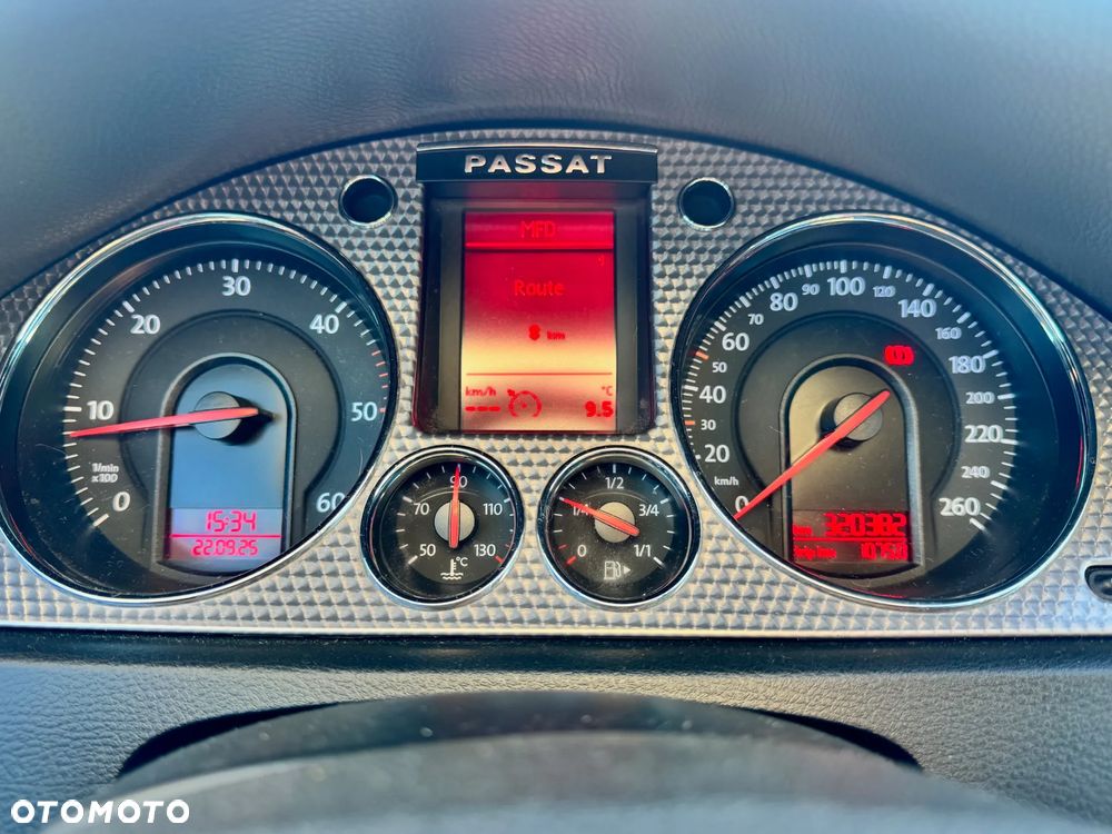 Volkswagen Passat Variant 2.0 TDI DPF R-Line Edition Plus - 29