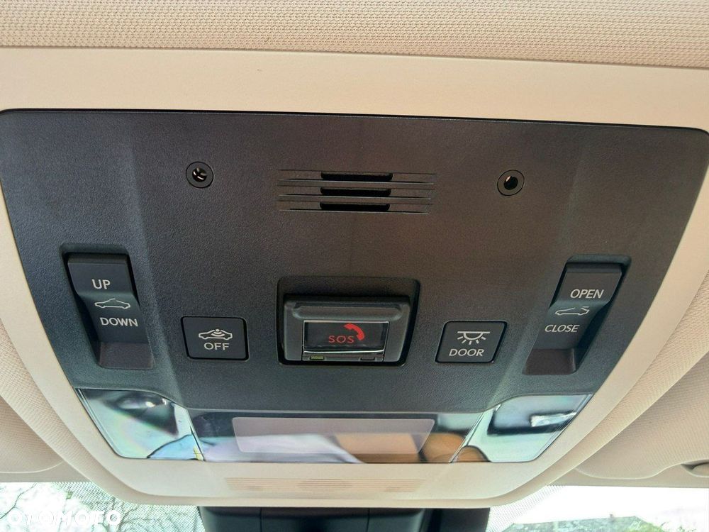 Lexus UX - 25