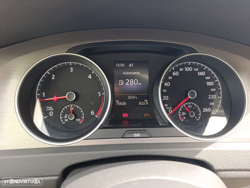 VW Golf 1.6 TDi Confortline - 17