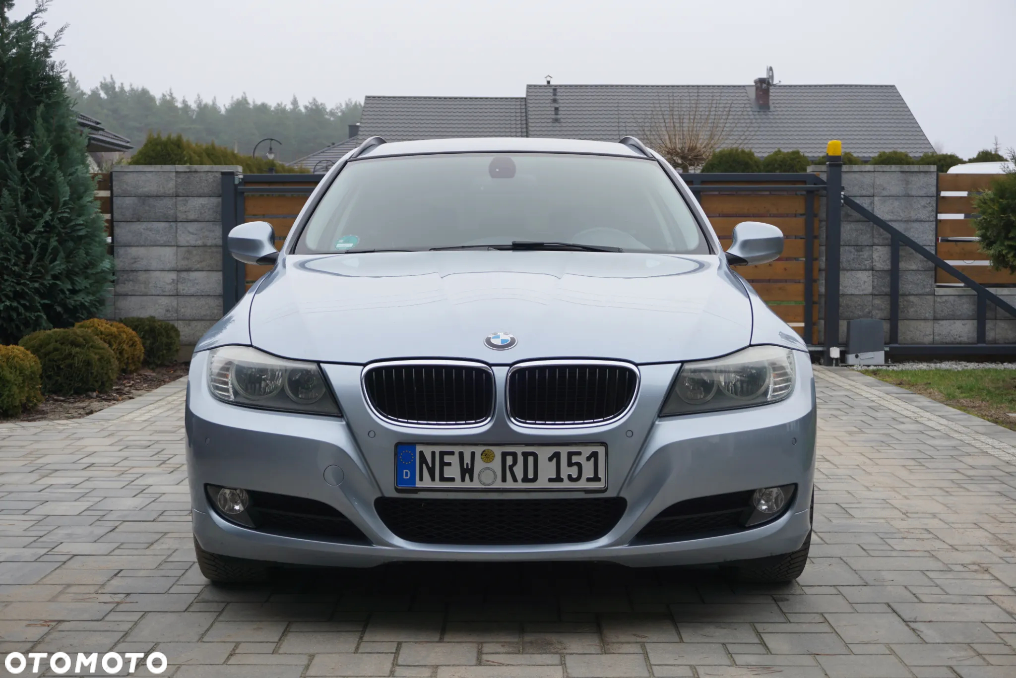 BMW Seria 3 318d DPF Touring - 9