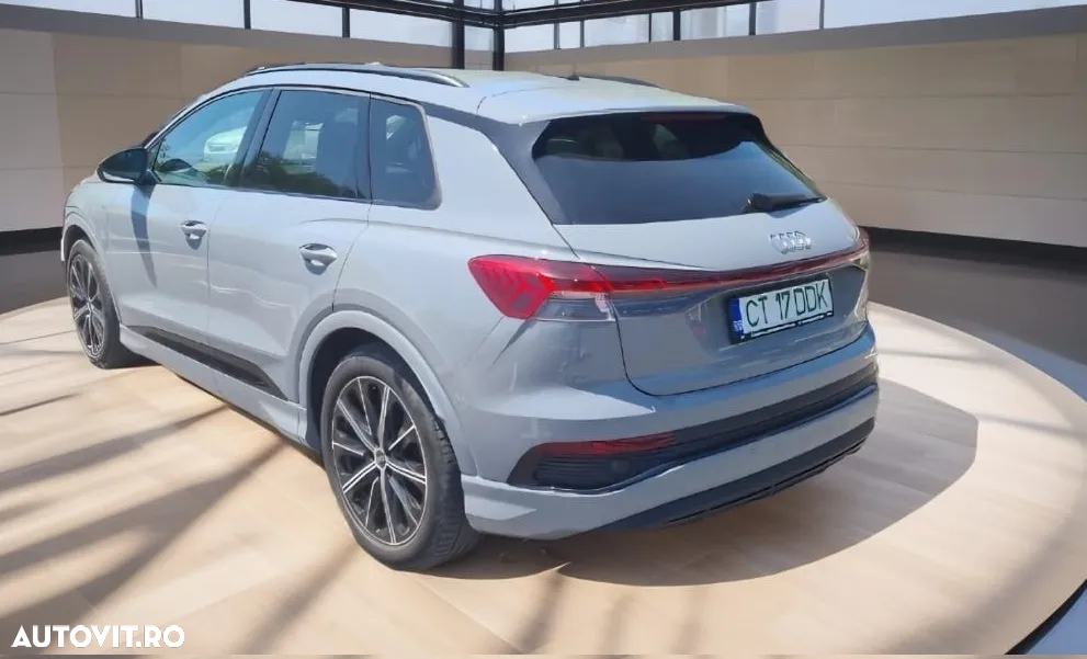 Audi Q4 e-tron 45 quattro - 6