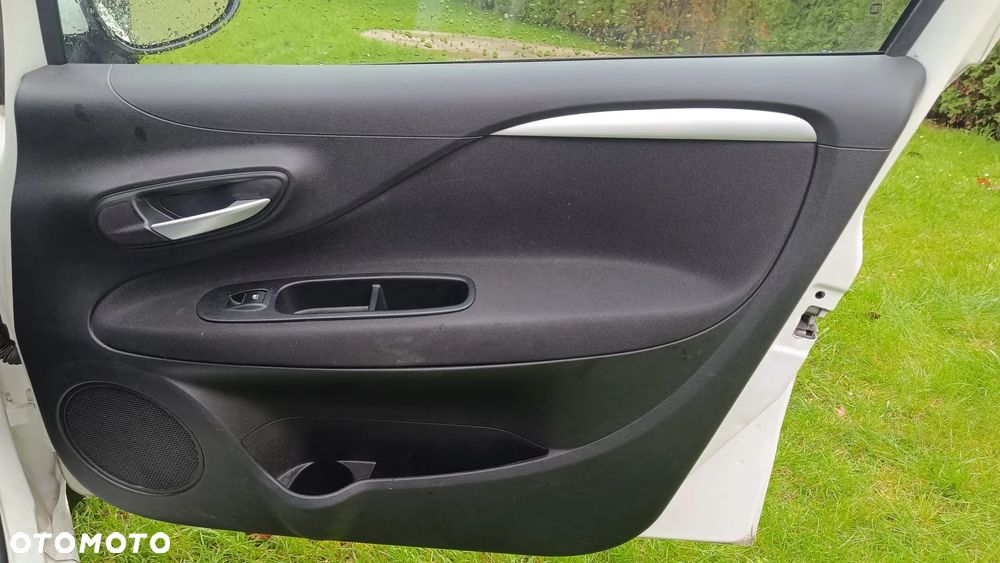 Fiat Punto 1.4 Easy Pakiet Easy Plus S&S - 15