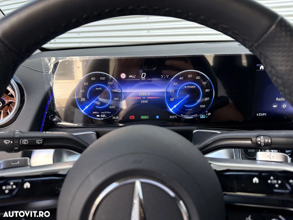 Mercedes-Benz EQB 250+ Electric Art - 21