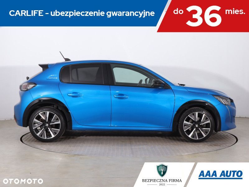 Peugeot 208 - 8
