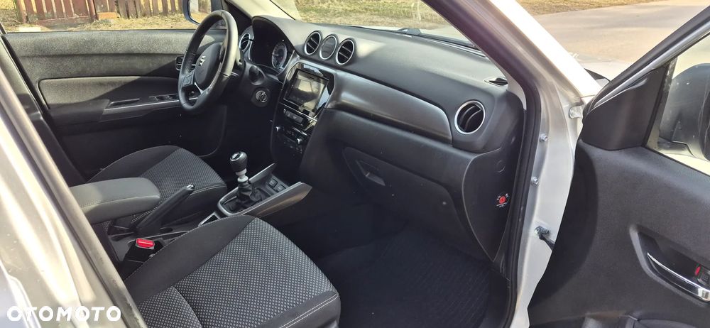 Suzuki Vitara 1.4 Boosterjet mHEV Premium Plus 2WD - 31