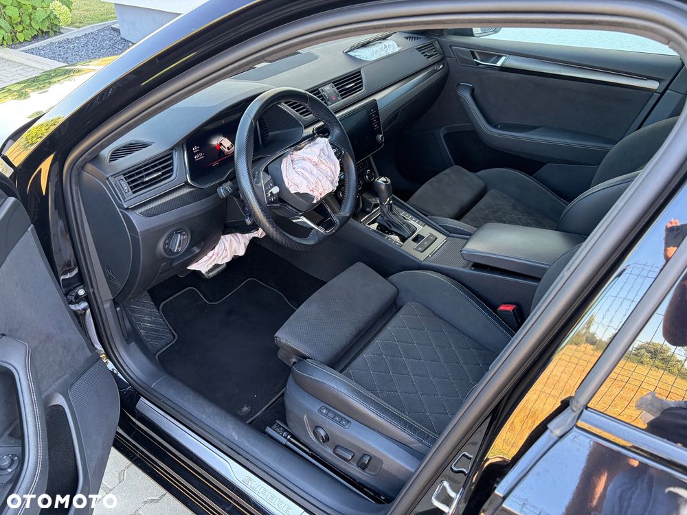 Skoda Superb 2.0 TDI DSG Sportline - 24