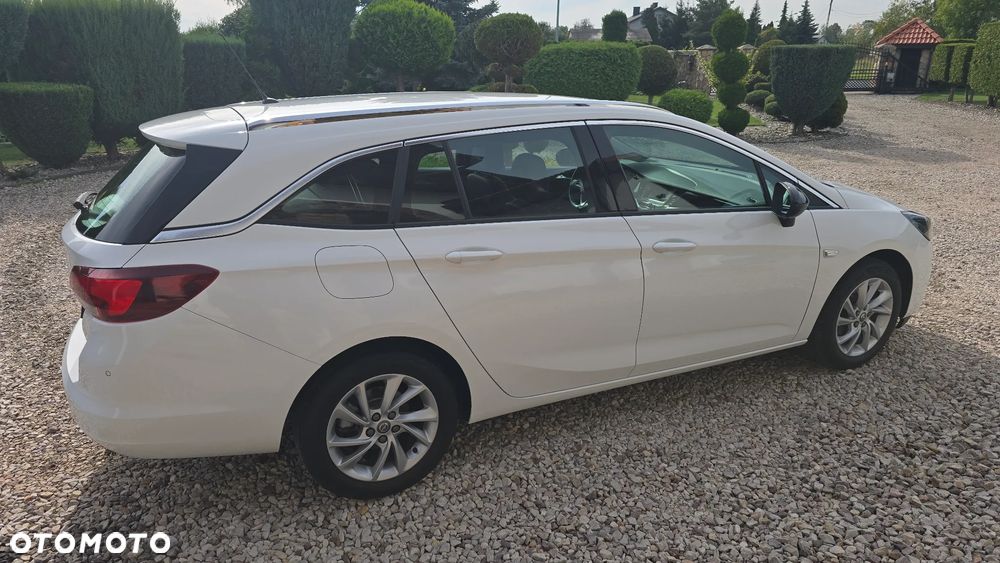 Opel Astra 1.2 T Elegance S&S - 9