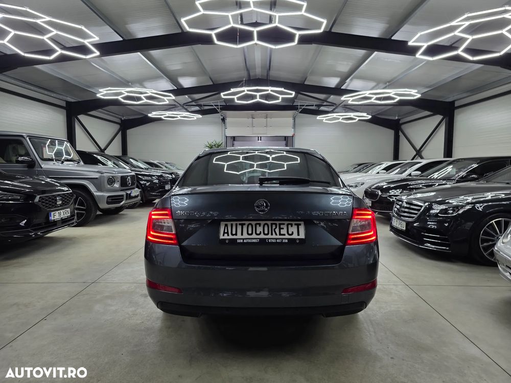 Skoda Octavia 2.0 TDI DSG Ambition - 23