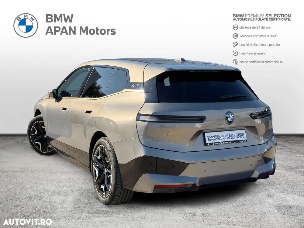 BMW iX xDrive50 - 7