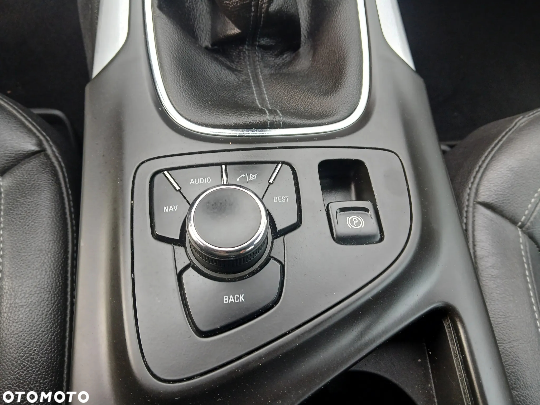 Opel Insignia 1.6 Turbo Sports Tourer Cosmo - 9