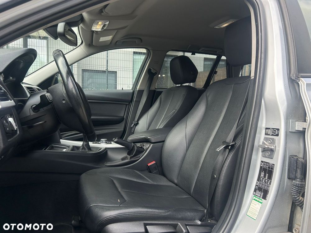 BMW Seria 3 318d Luxury Line - 6