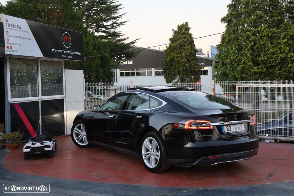 Tesla Model S 85D - 21