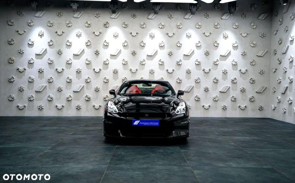 Nissan GT-R - 7