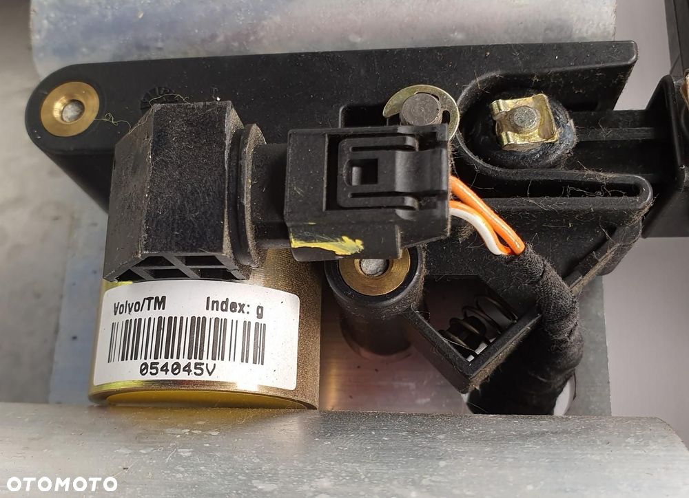 PAŁĄK ZAGŁÓWEK PIROTECHNICZNY LEWY TYŁ VOLVO C70 I - 2