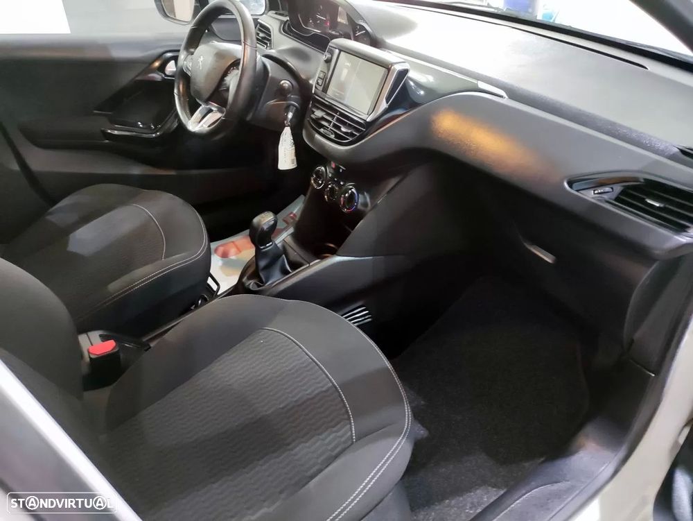 Peugeot 208 1.2 PureTech Active - 22