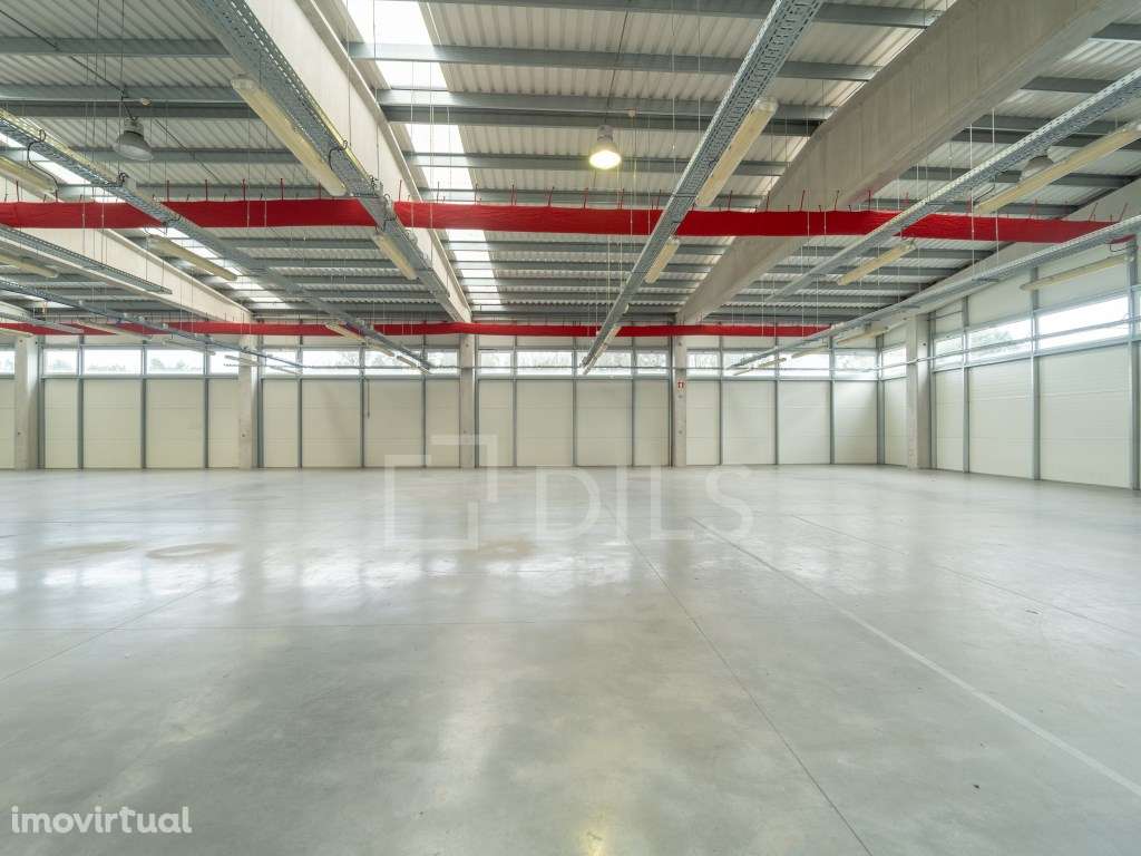 Armazém para arrendar na Fábrica 3as, na Maia, Porto - Grande imagem: 5/29