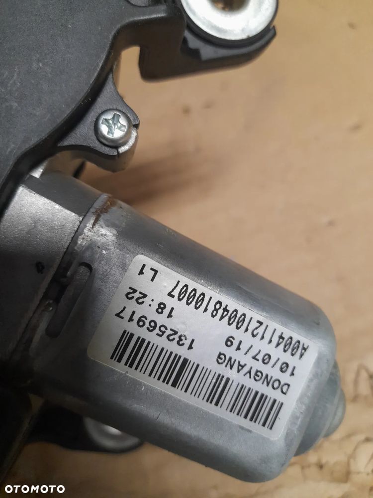 SILNICZEK WYCIERACZKI TYLNEJ OPEL ASTRA J nr 13256917 - 4