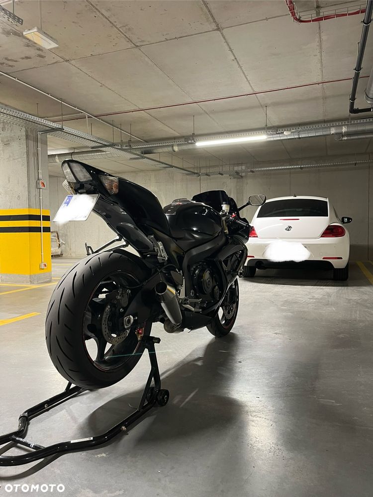 Suzuki GSX-R - 6