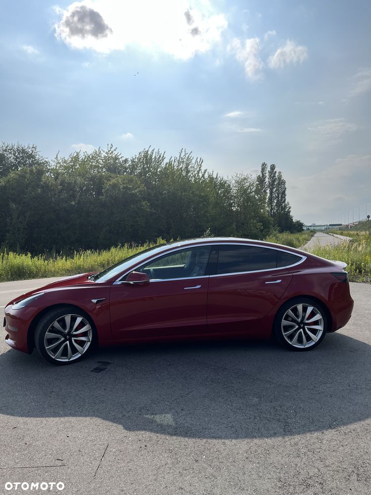 Tesla Model 3 - 4