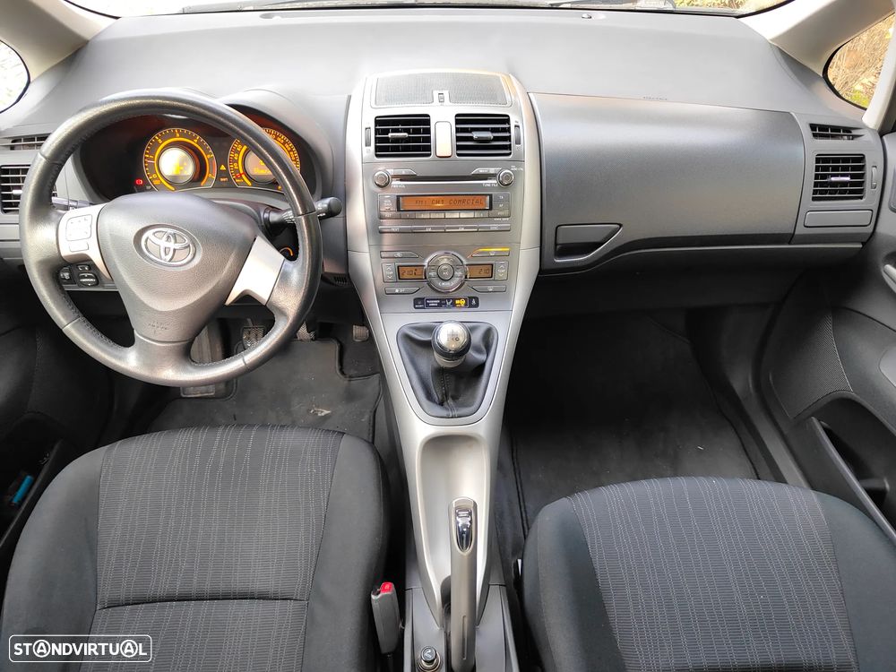 Toyota Auris 1.4 D-4D AC - 8