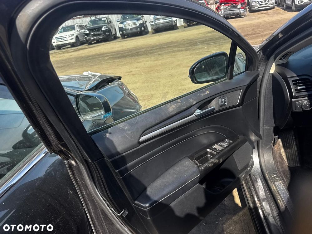 Ford Fusion 2.0 EcoBoost Titanium - 14