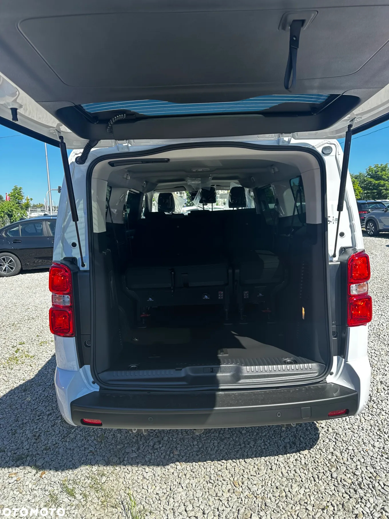Opel Vivaro - 9