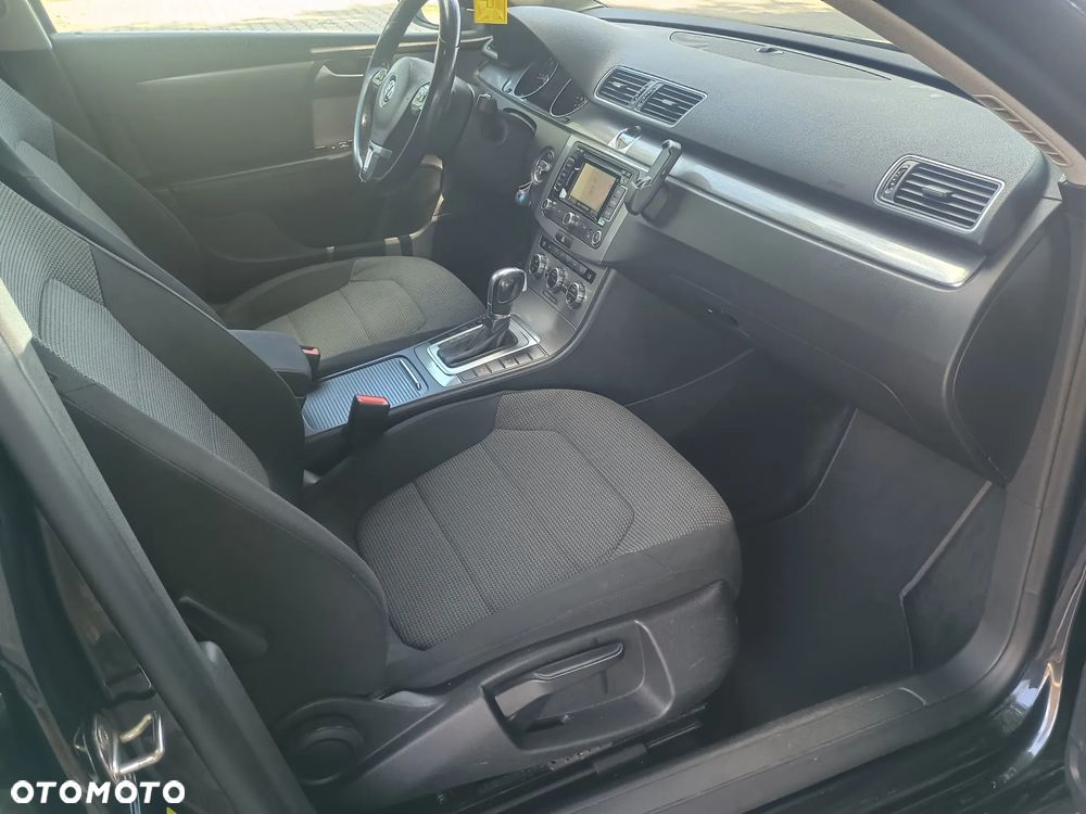 Volkswagen Passat 2.0 TDI DSG Comfortline - 13