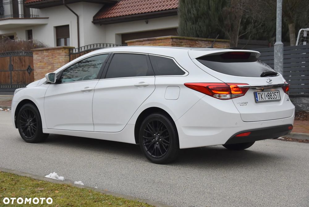 Hyundai i40 Kombi blue 1.6 Family - 7