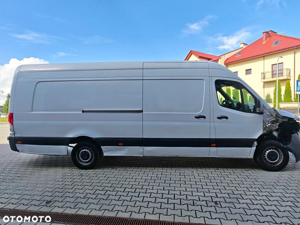 Mercedes-Benz Sprinter - 4