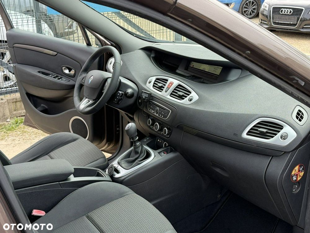 Renault Grand Scenic - 15