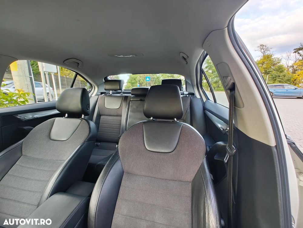 Skoda Octavia 2.0 TDI ELEGANCE - 14