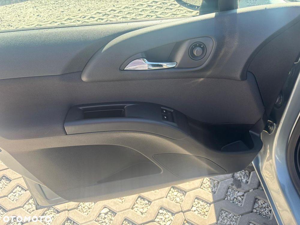 Opel Meriva - 9
