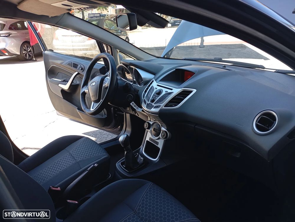 Ford Fiesta 1.4 TDCi Ghia - 11