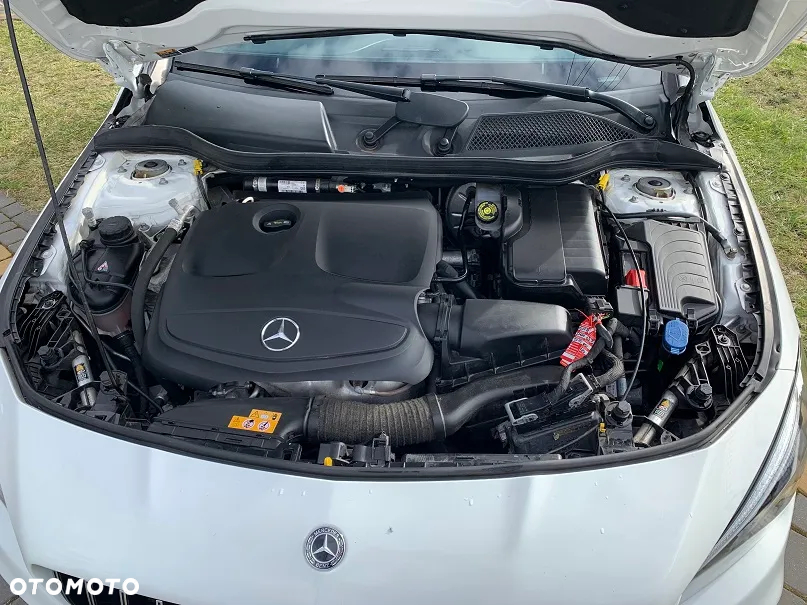 Mercedes-Benz CLA 180 AMG Line - 25