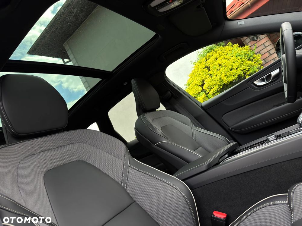 Volvo XC 60 B5 B AWD Geartronic RDesign - 9