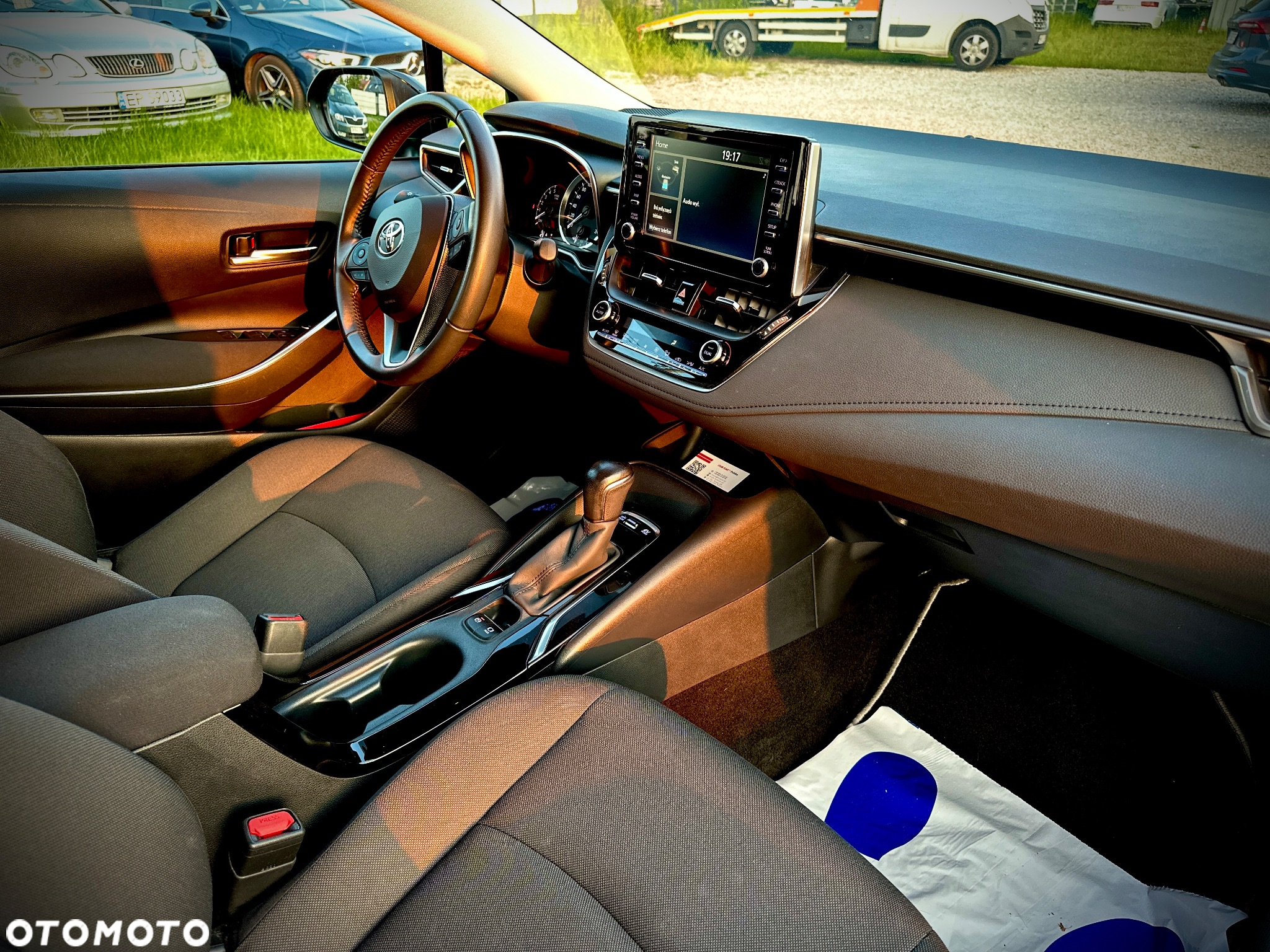 Toyota Corolla 1.8 Hybrid Comfort - 26