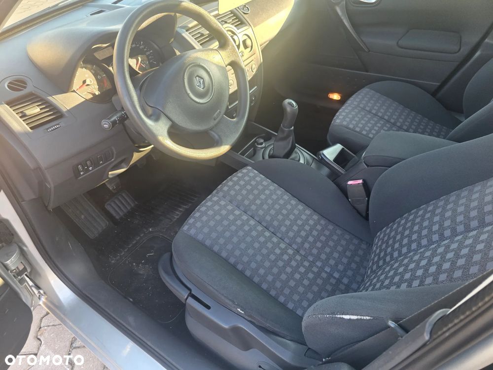Renault Megane 1.6 16V Confort Dynamique - 8