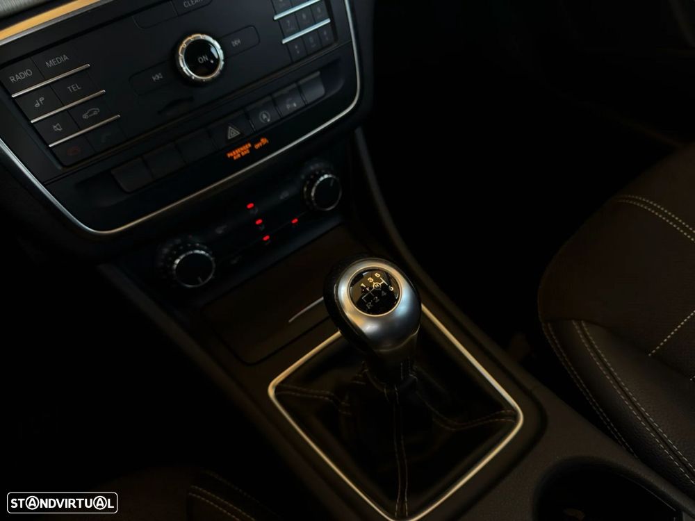 Mercedes-Benz CLA 200 - 16