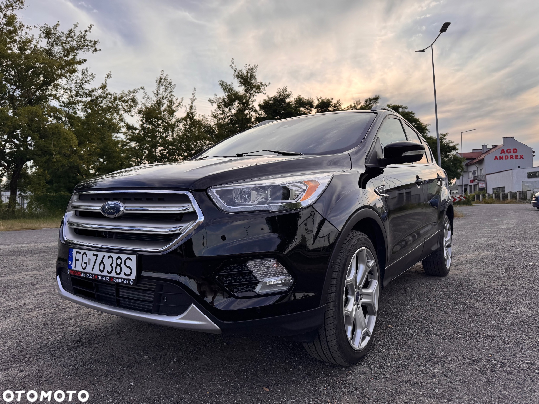 Ford Escape 2.0 EcoBoost AWD Titanium - 11