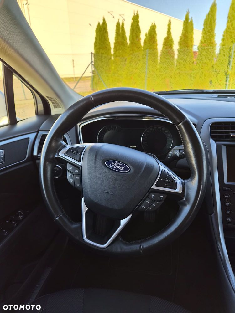 Ford Mondeo - 28