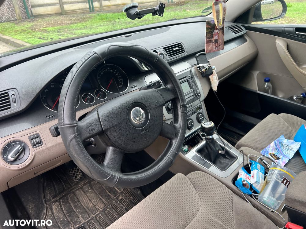 Volkswagen Passat 1.6 Comfortline - 10