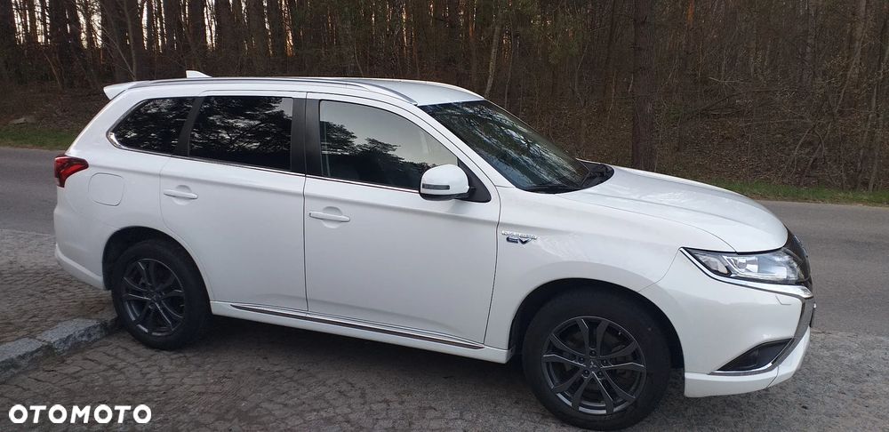 Mitsubishi Outlander - 20
