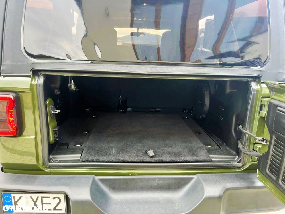 Jeep Wrangler - 11
