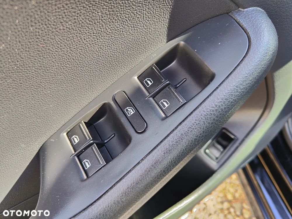 Volkswagen Jetta 2.0 TDI DPF BMT Trendline - 24